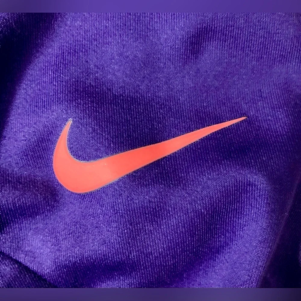 Nike Pro Women’s Size Medium Purple Long Sleeve DriFt Shirt‎